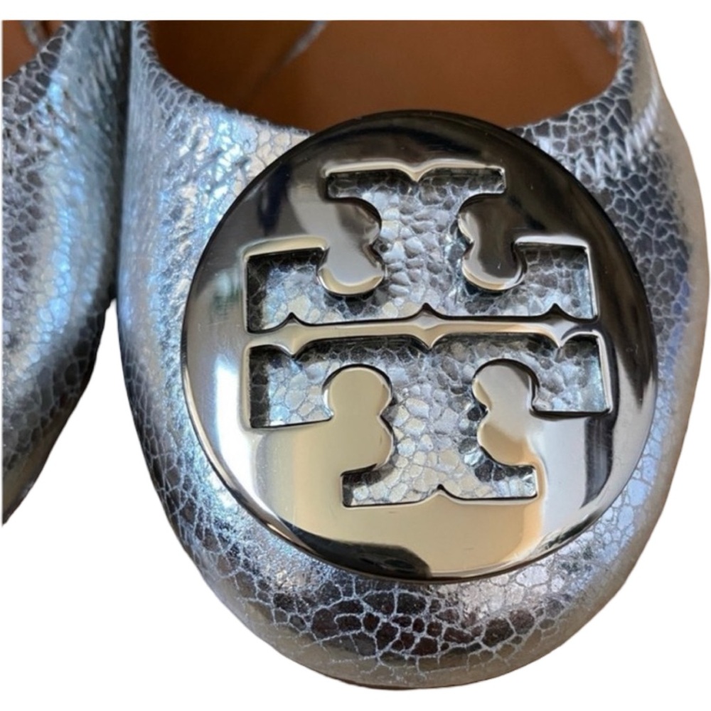 Tory Burch Reva Ballet Flats Silver Crackle Leather Size 5 RARE NWOT NOT WORN - Picture 2 of 15